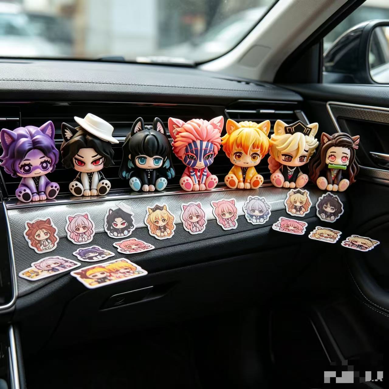 Car Accessories Decoration - تمثال صغير لشخصية قاتل الشياطين، زينة