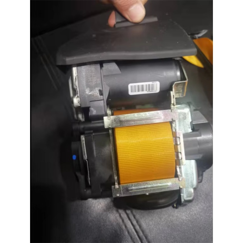 حزام أمان السيارات 32131500 أج - مراجعة Volvo Car Accessories Xc60 وسعره
